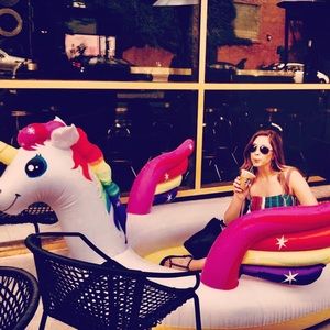 Meet your Posher, Allison